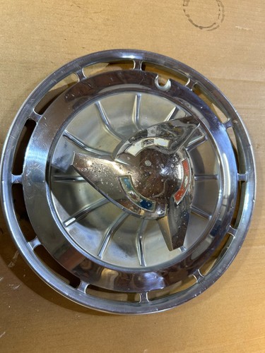 1962 1963 chevrolet hubcap - 1962,